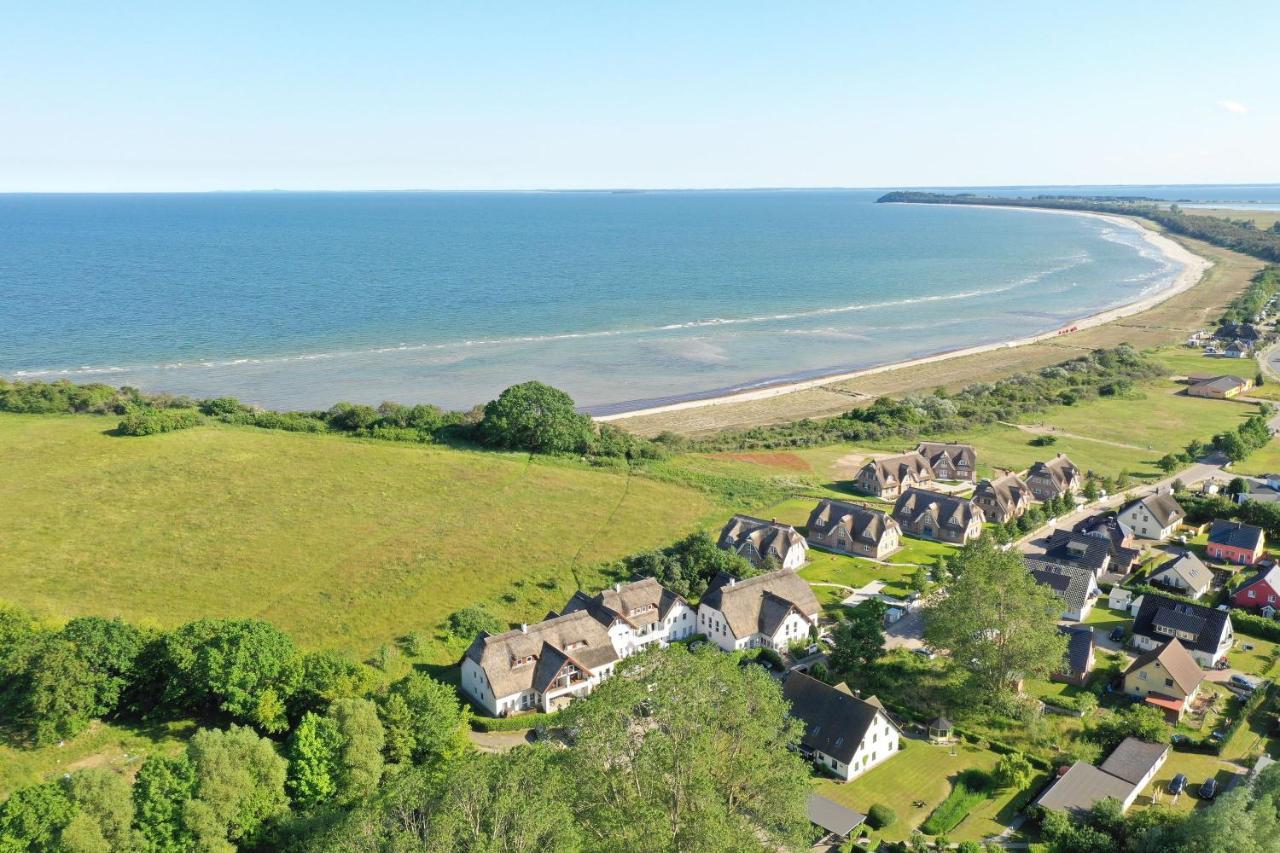 Strandnah Mit Balkon, Gratis Nutzung Vom Ahoi Erlebnisbad Und Sauna In Sellin - Strandhaus Moenchgut Fewo13 Lobbe Bagian luar foto
