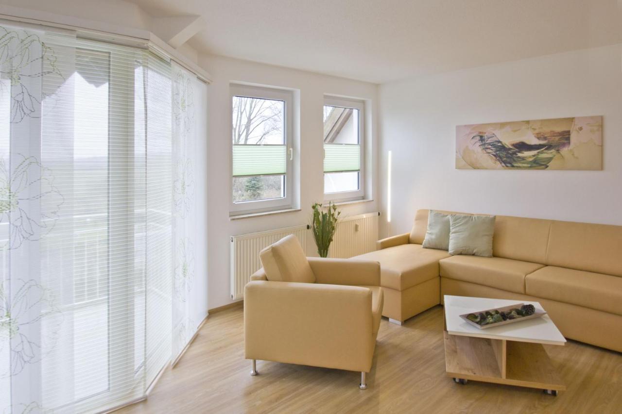 Strandnah Mit Balkon, Gratis Nutzung Vom Ahoi Erlebnisbad Und Sauna In Sellin - Strandhaus Moenchgut Fewo13 Lobbe Bagian luar foto